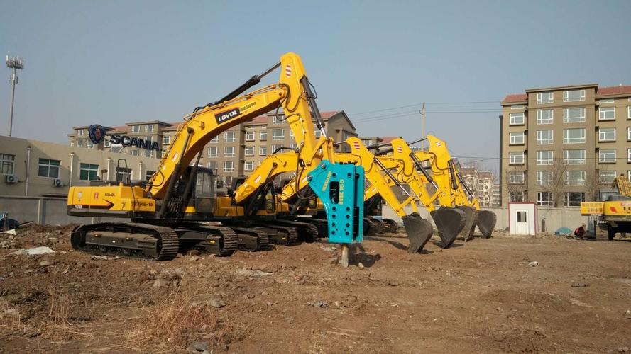 一站式租賃網(wǎng)站】據(jù)統(tǒng)計(jì),國(guó)內(nèi)工程機(jī)械設(shè)備的保有量達(dá)到672-728萬(wàn)臺(tái)